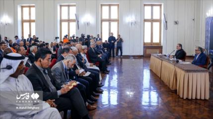 Canciller iraní reunido con jefes de misiones extranjeras e internacionales