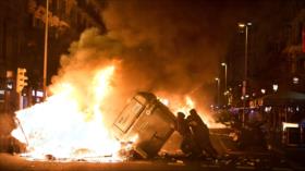 Masiva protesta por vivienda en Barcelona culmina en enfrentamientos