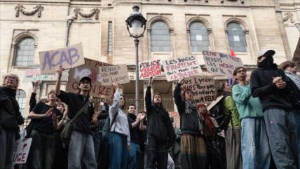 Francia: protestas estudiantiles se extienden pese a represión policial 
