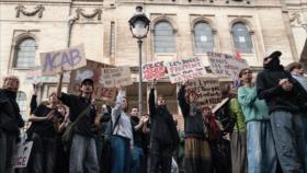 Francia: protestas estudiantiles se extienden pese a represión policial 