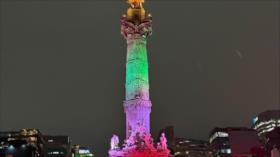 México rinde homenaje a Teherán con colores de la bandera de Irán