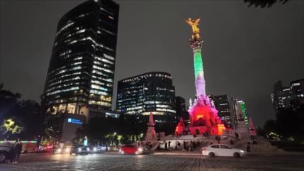 México ilumina sus monumentos en homenaje a Teherán