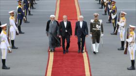 Pezeshkian visita Turkmenistán: “No es fácil bloquearnos con 15 vecinos”