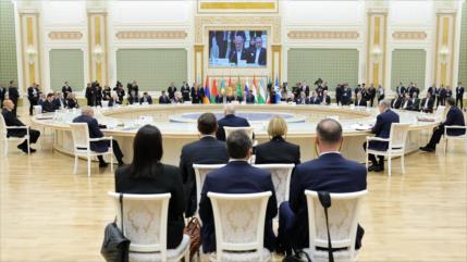 Pezeshkian llama a interconectar las capacidades de los países regionales 