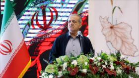 Pezeshkian insta a resistir presiones y avanzar en ciencia