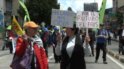 Colombia protestó en masa contra políticas del presidente De la Espriella