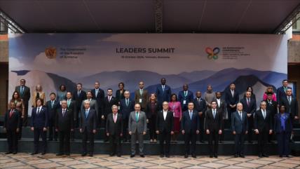 Pezeshkian aclara posturas de Irán en reunión COP 17 en Armenia