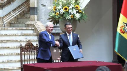 Kast en Bolivia: El mar y las “narco maderas” fuera de agenda