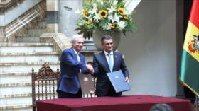 Kast en Bolivia: El mar y las “narco maderas” fuera de agenda