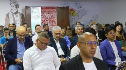 Representantes del ámbito cultural acogen el Día Mundial de Hafez en Venezuela