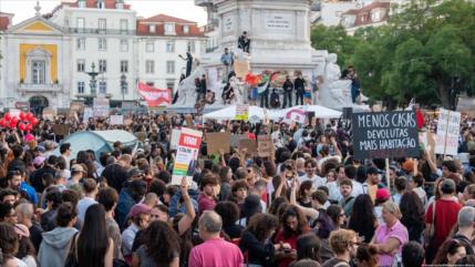 Decenas de miles de personas protestan en Lisboa por la crisis de la vivienda