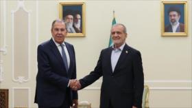 Rusia destaca lazos estratégicos con Irán en reuniones de alto nivel
