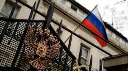 Rusia niega evacuación de personal y expertos rusos y la tacha de falsa